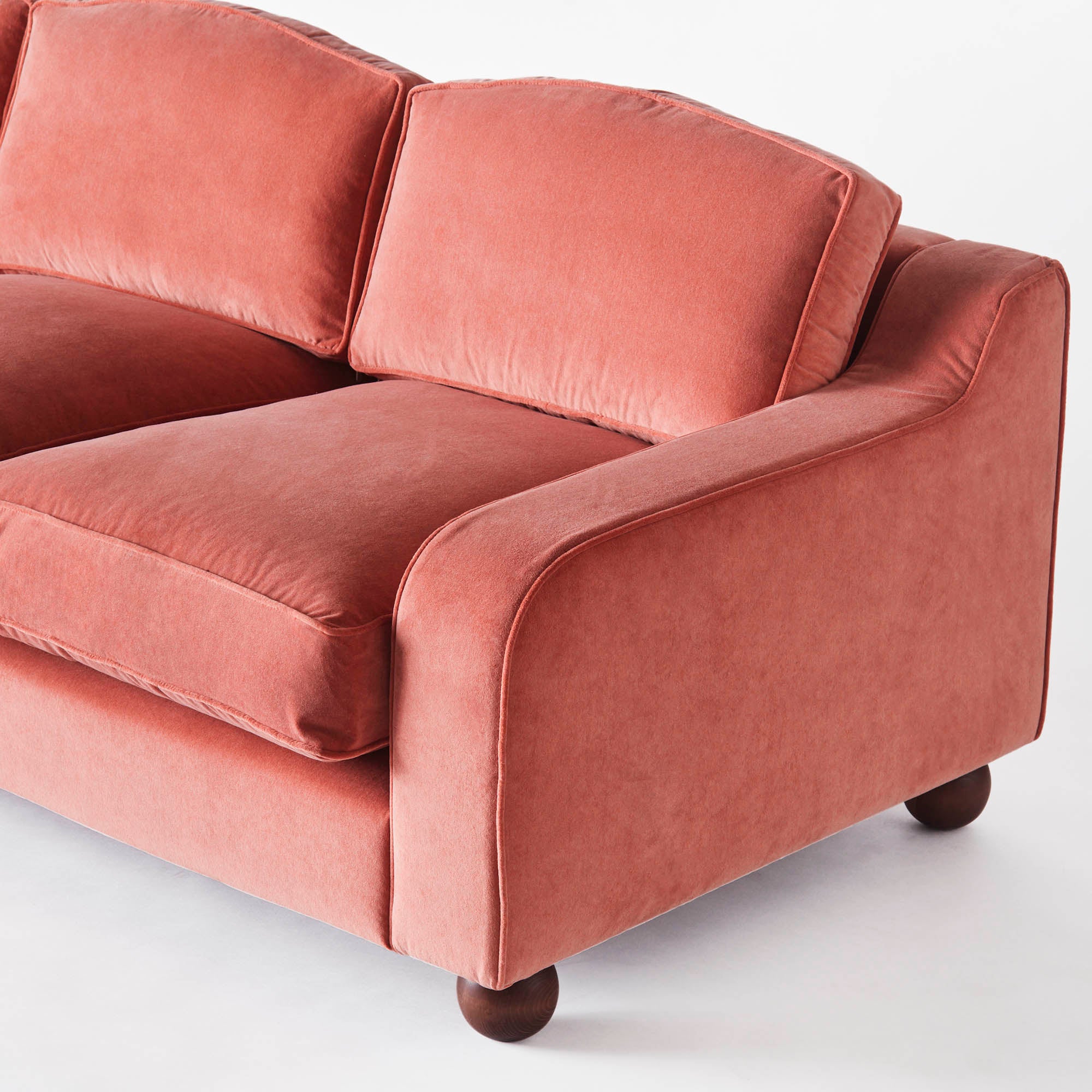 Lola Sofa - Velvet Vintage Pink - Dusty Deco
