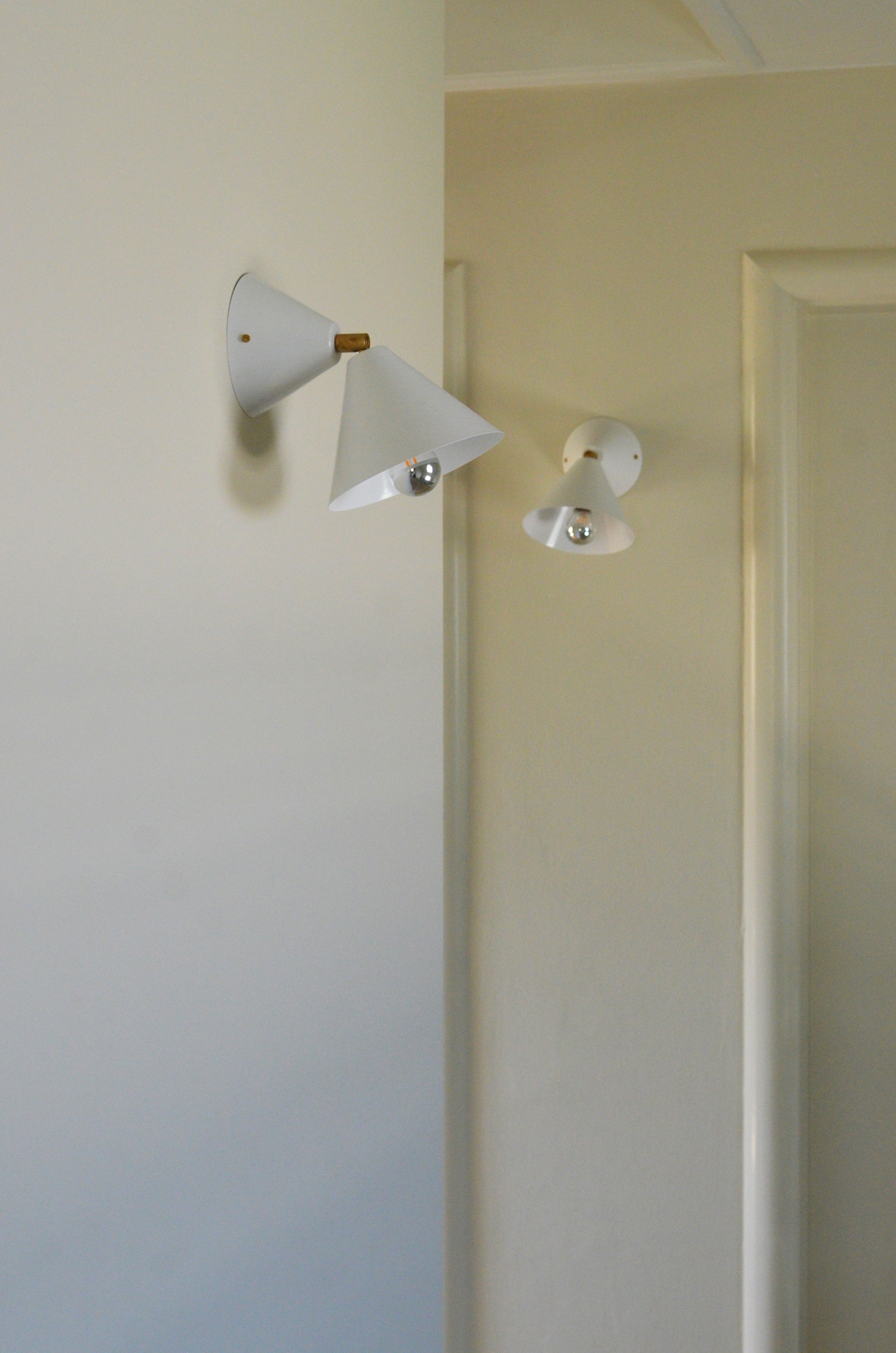 Atelier Areti - Cone 077 væglampe
