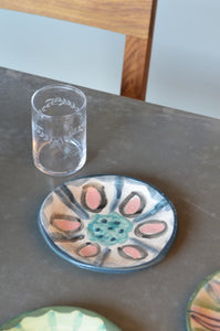 Håndlavet lille tallerken 2 - Unika keramik