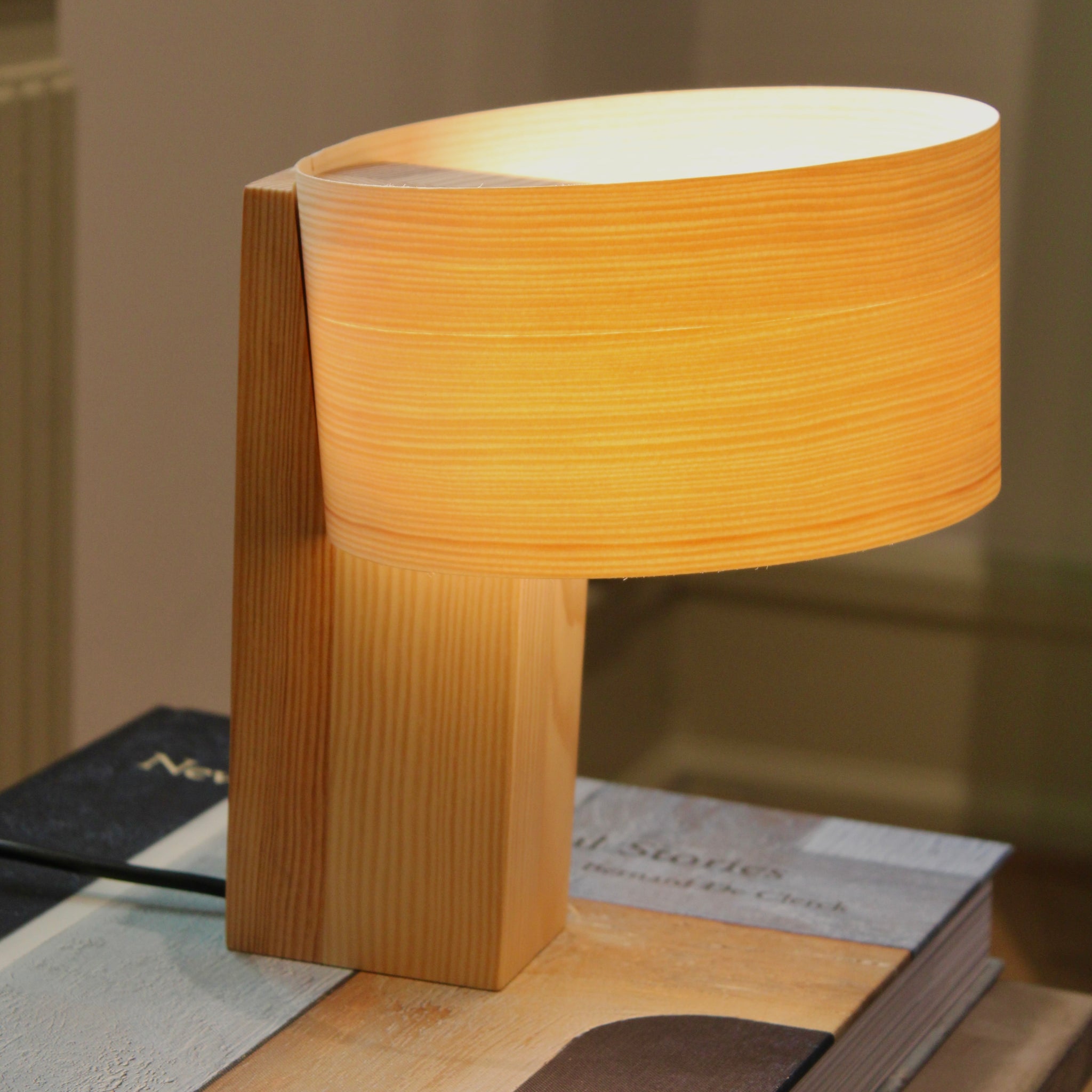 Vaarnii - 018 Hoop Table Lamp Small