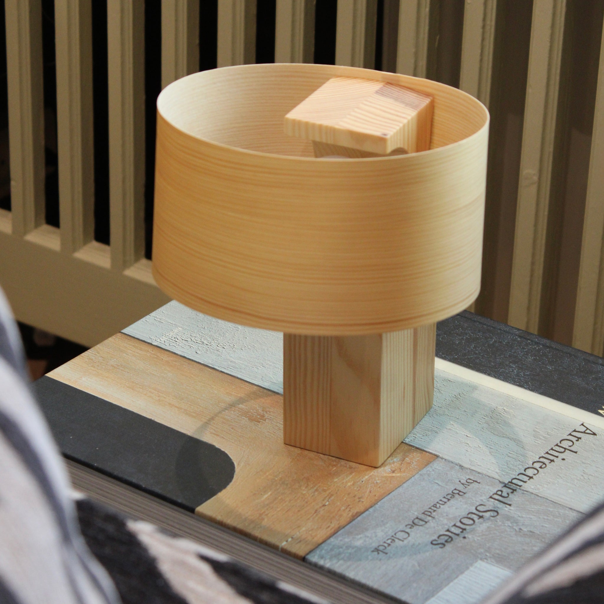 Vaarnii - 018 Hoop Table Lamp Small