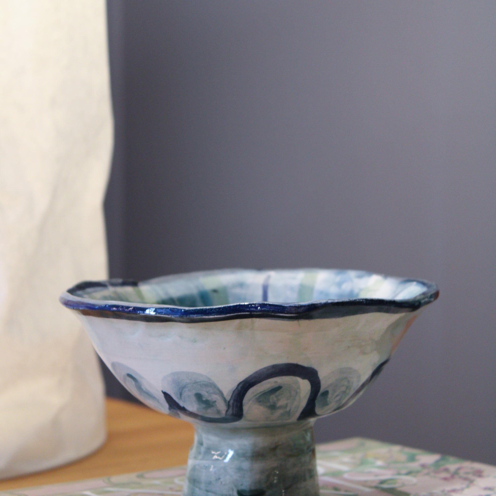 Håndlavet skål på fod - Lille - 10