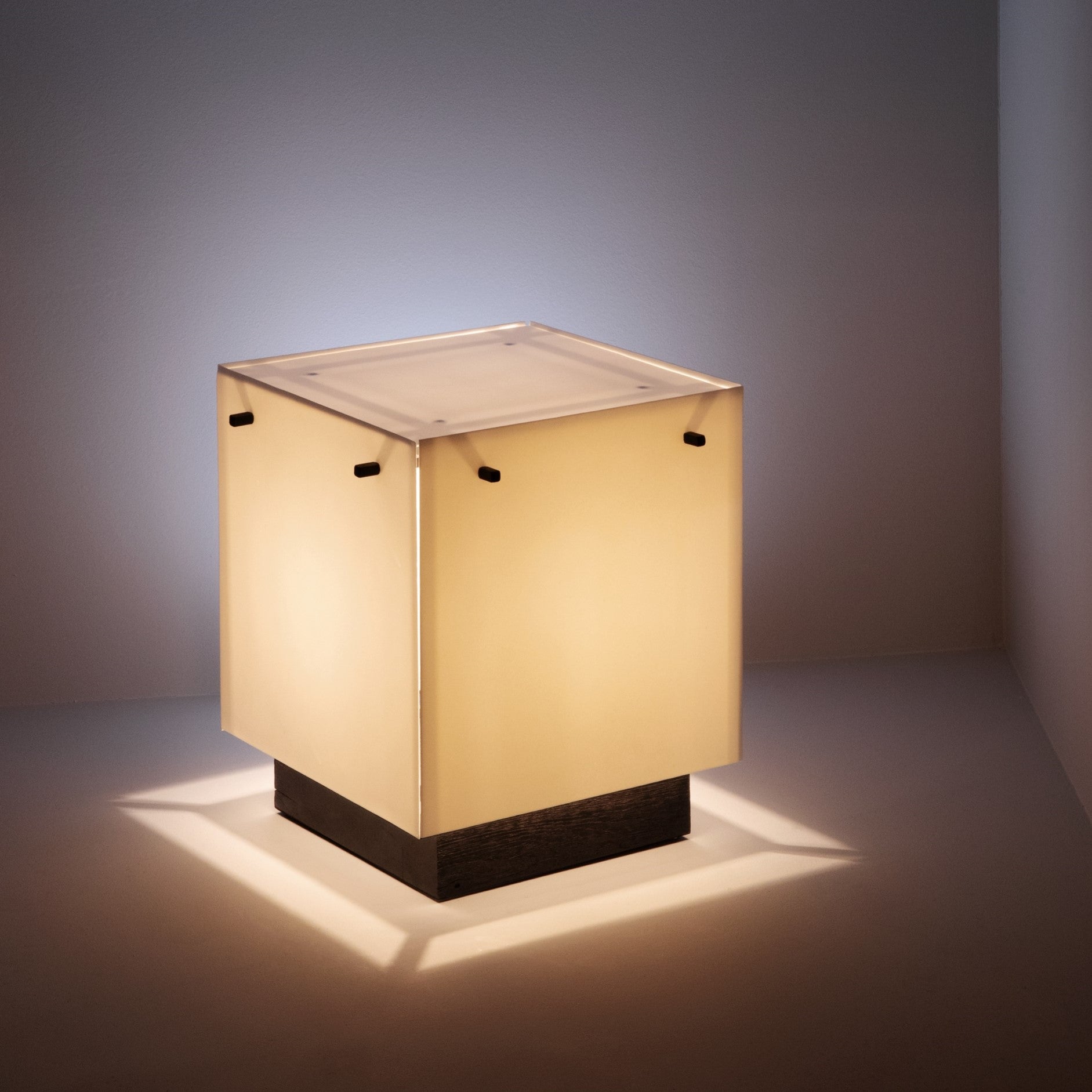 Serax - Table lamp Laslo l - Ann Demeulemeester