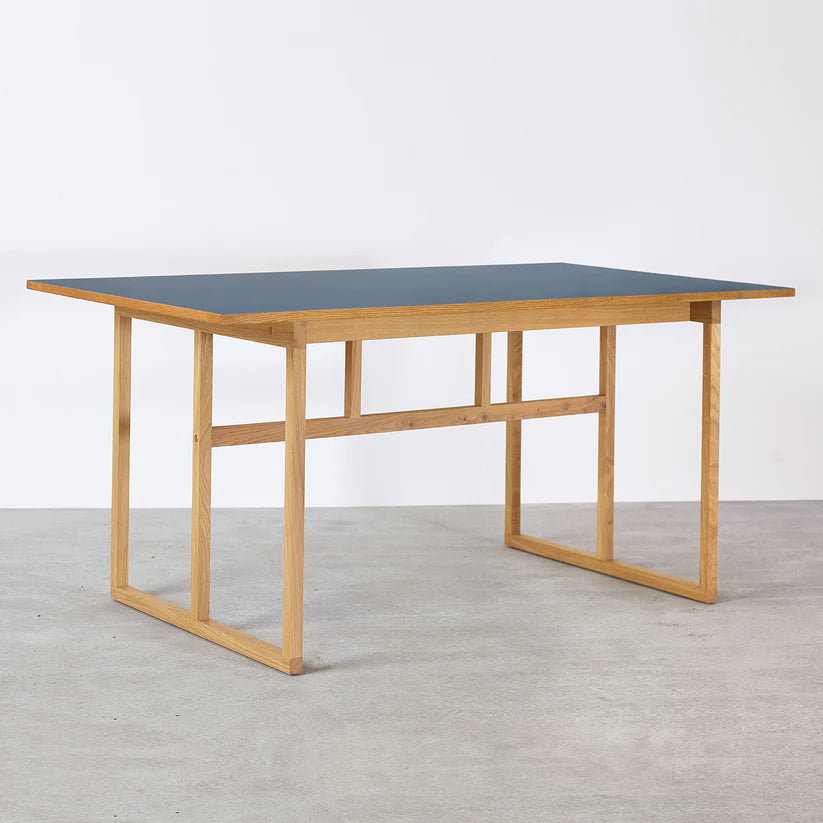 Stillark - Gable Table