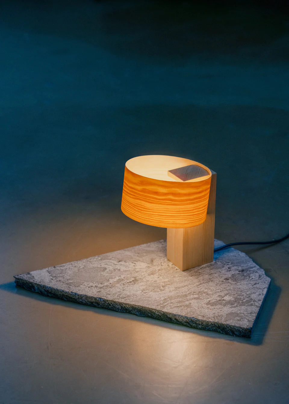 Vaarnii - 018 Hoop Table Lamp Small