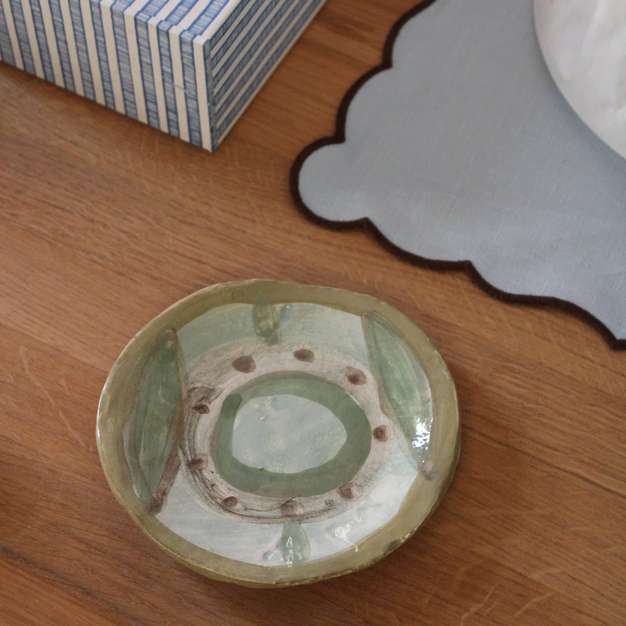 Håndlavet lille tallerken  - 45 - Unika keramik