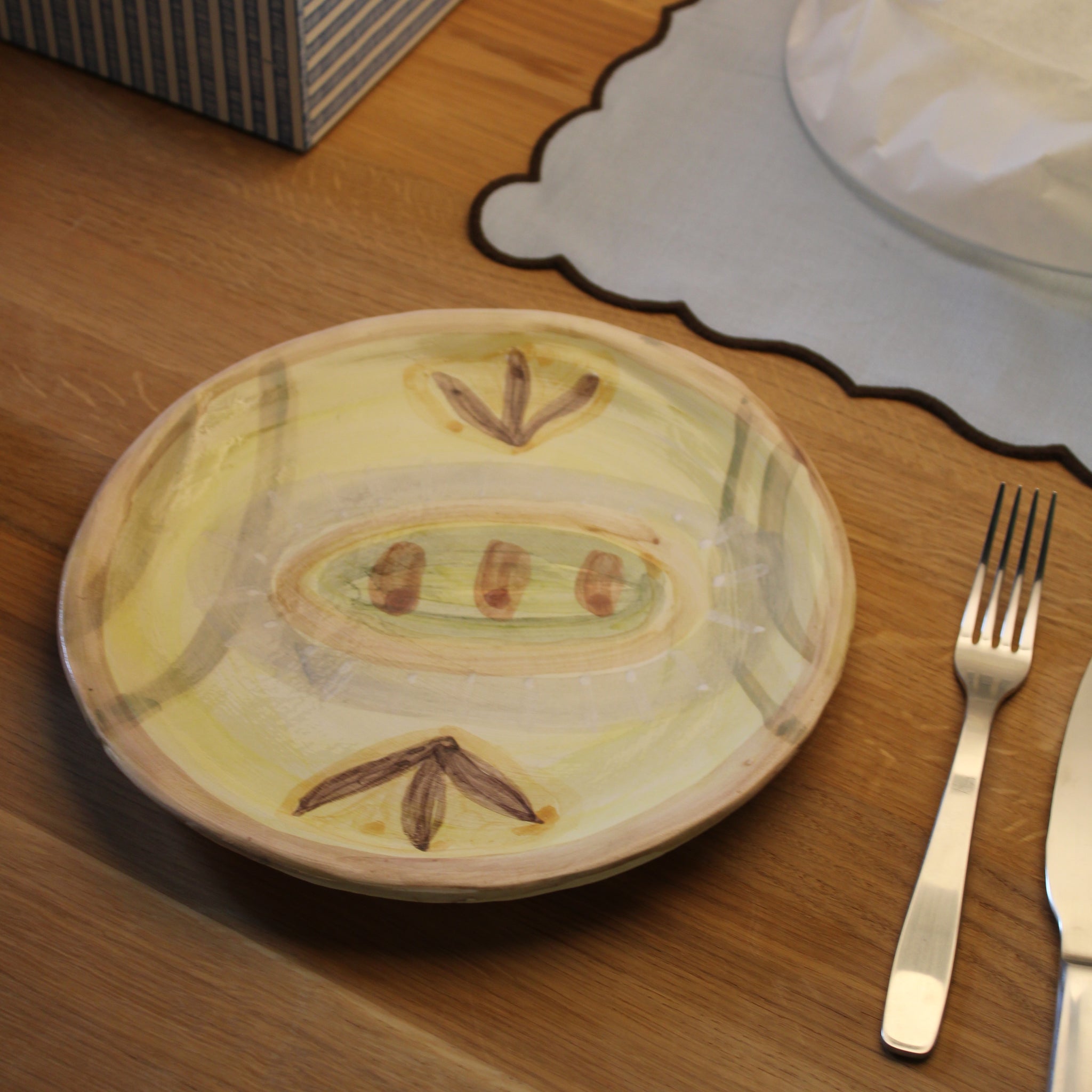 Håndlavet stor tallerken - 18 - unika keramik