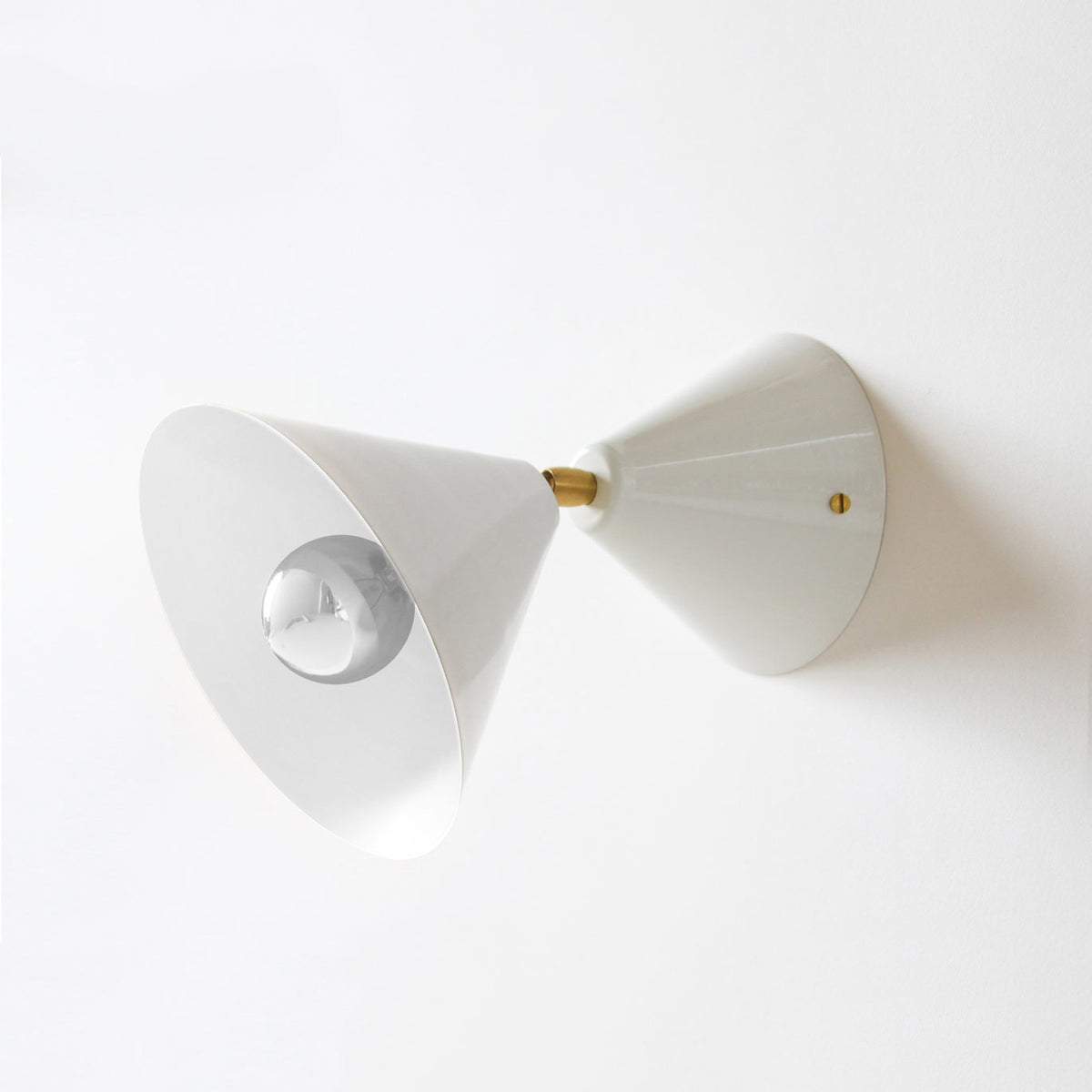 Atelier Areti - Cone 077 væglampe