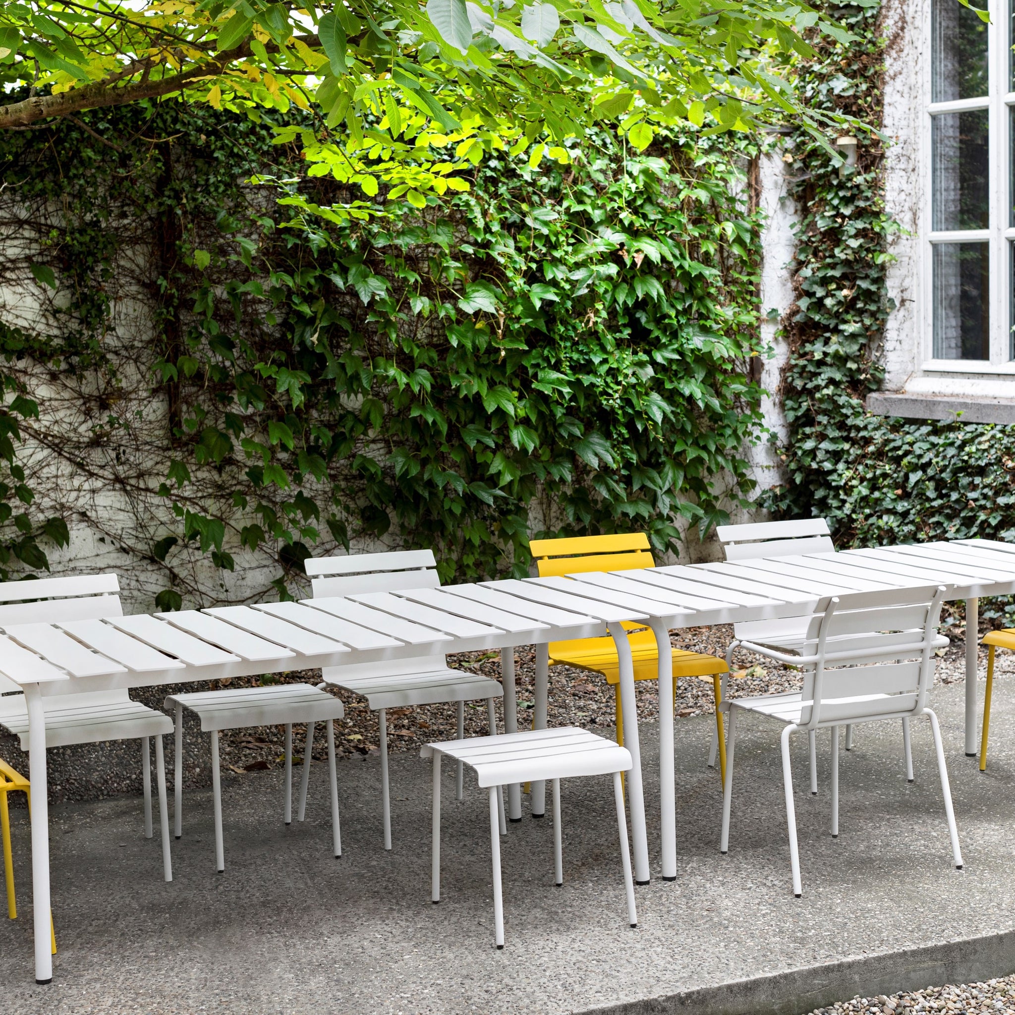 Maarten Baas - Aligned outdoor dining table stor - Valerie Objects