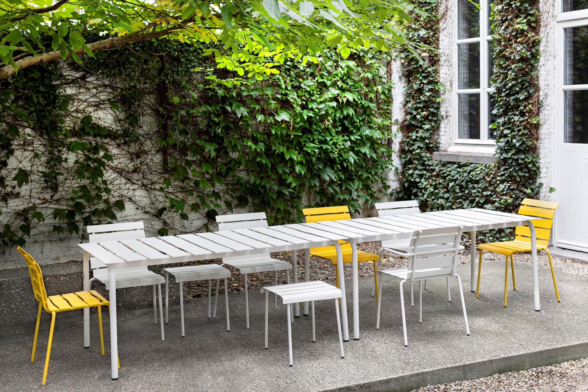 Maarten Baas - Aligned outdoor dining table stor - Valerie Objects